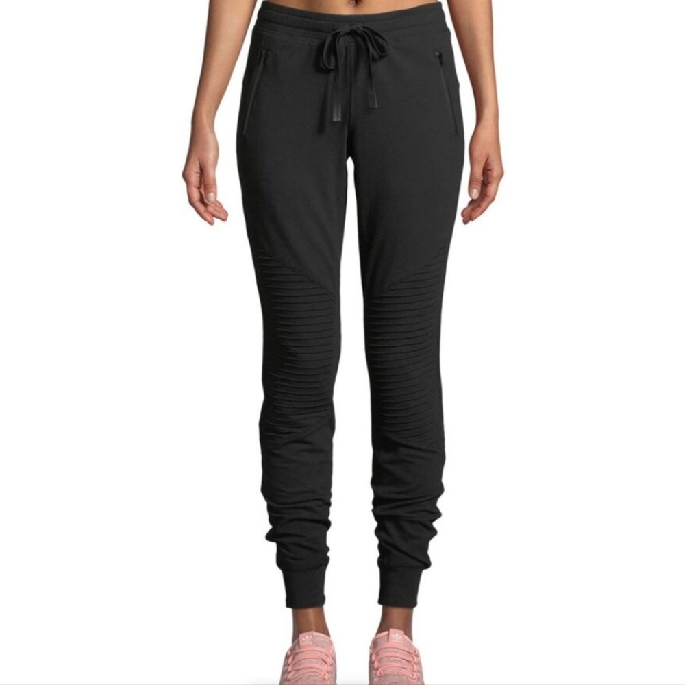 NWOT Alo Black Yoga Sweatpants Urban Moto Workout Gym M - Picture 4 of 15